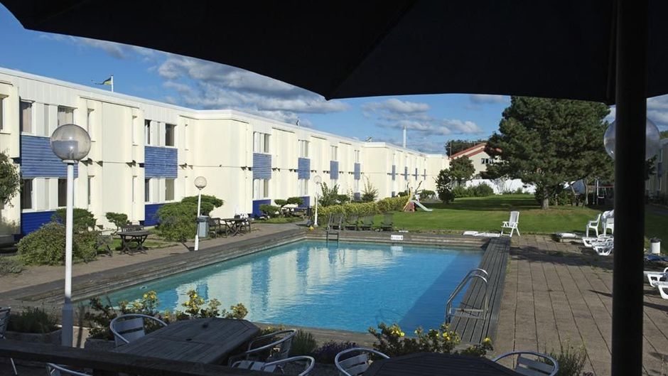 Apple Hotel AB Pool