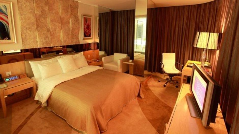 Guangming Business Hotel Room