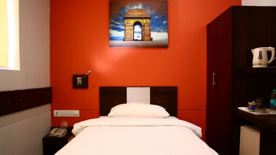 Ginger East Delhi Room