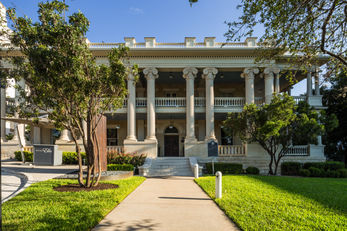 Hotel Ella