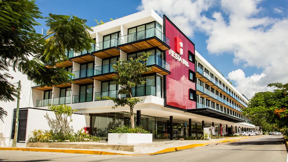 Fiesta Inn Playa Del Carmen Exterior