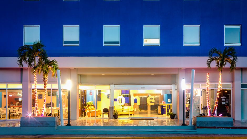 One Playa del Carmen Exterior