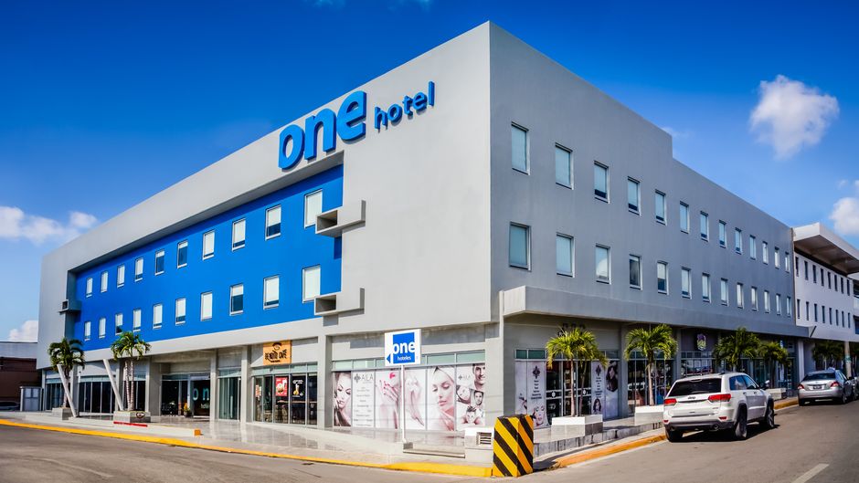 One Playa del Carmen Exterior