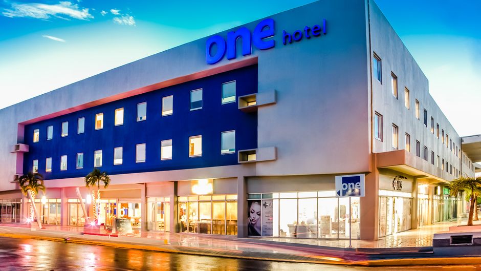 One Playa del Carmen Exterior