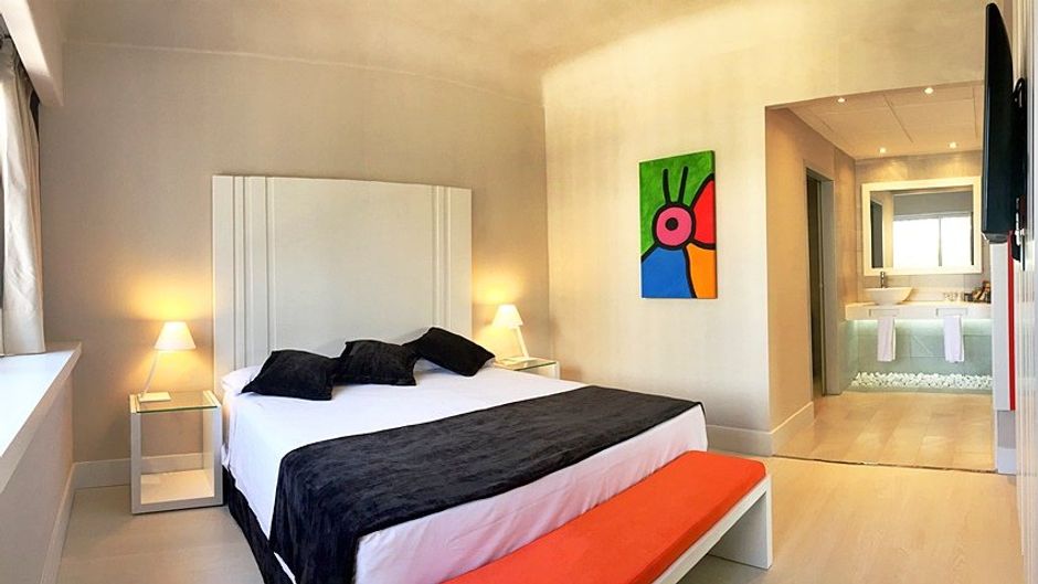 Hotel Wear Chamartin Suite