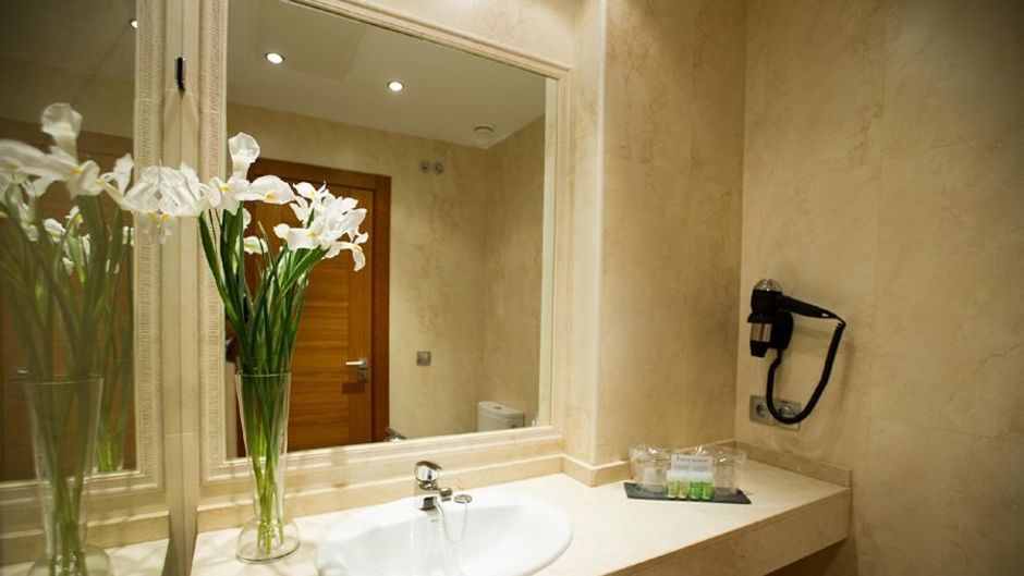 Hotel Leflet Valme Room