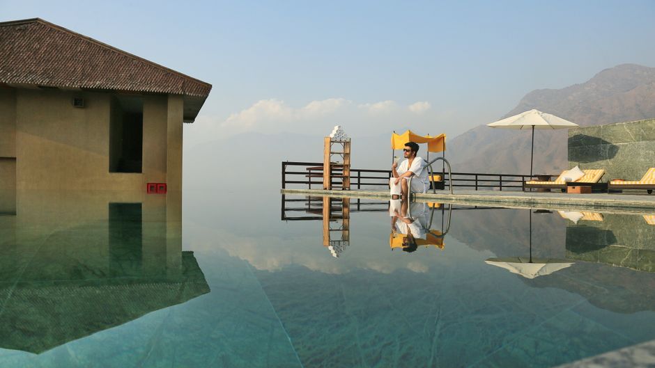 Taj-Dal View, Srinagar Pool
