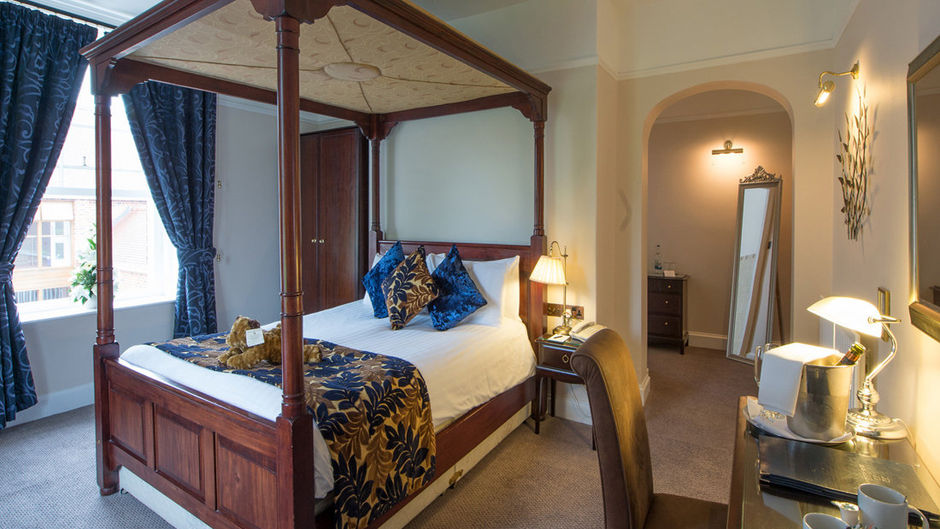 Hadley Park House Hotel Suite
