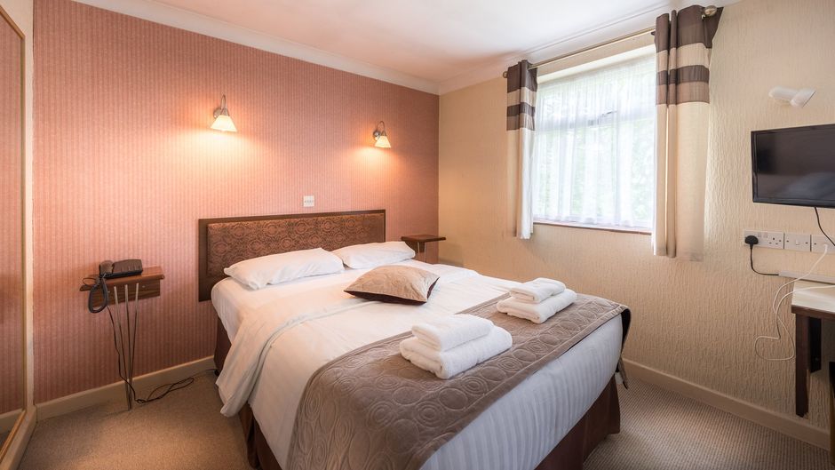 The Cedars Hotel & Restaurant Room