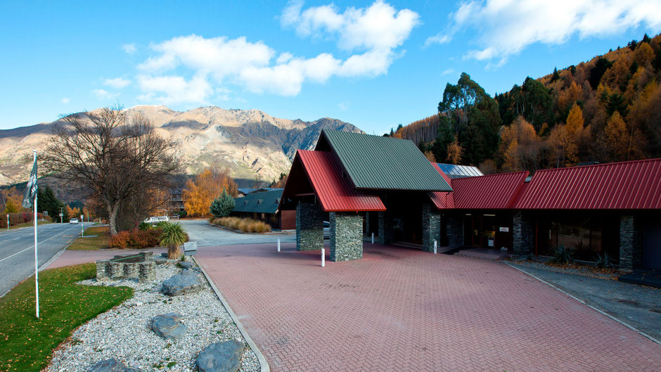 Swiss-Belresort Coronet Peak Exterior