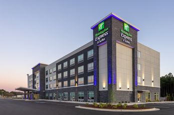 Holiday Inn Express & Suites Benson