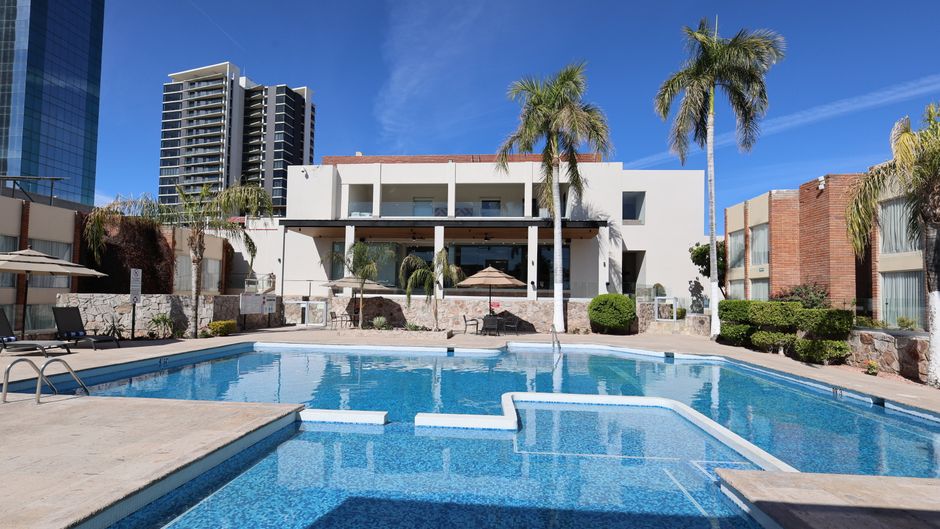 Voco Hermosillo Pool