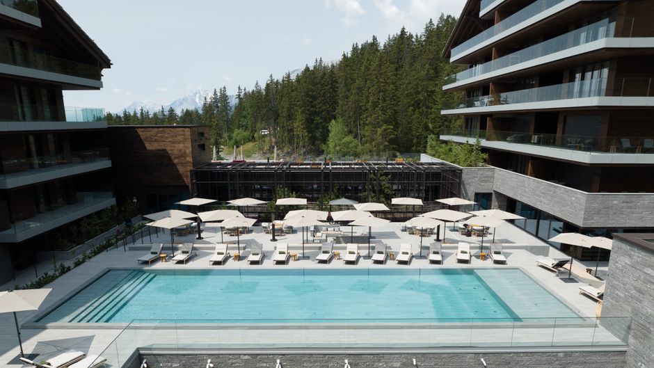 Six Senses Crans-Montana Pool