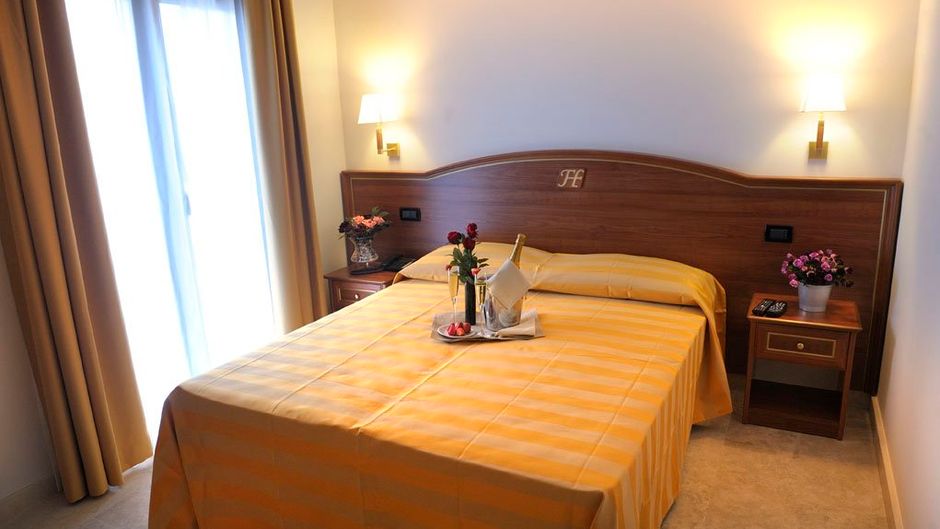 Fashion Hotel Room