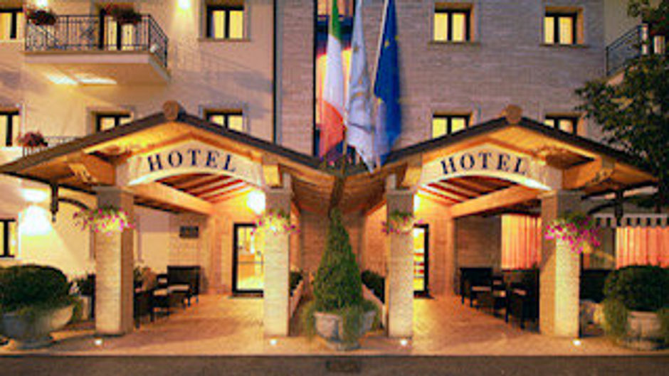 Fashion Hotel Exterior