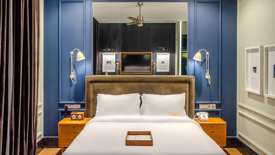 Brown's Central Hotel Room