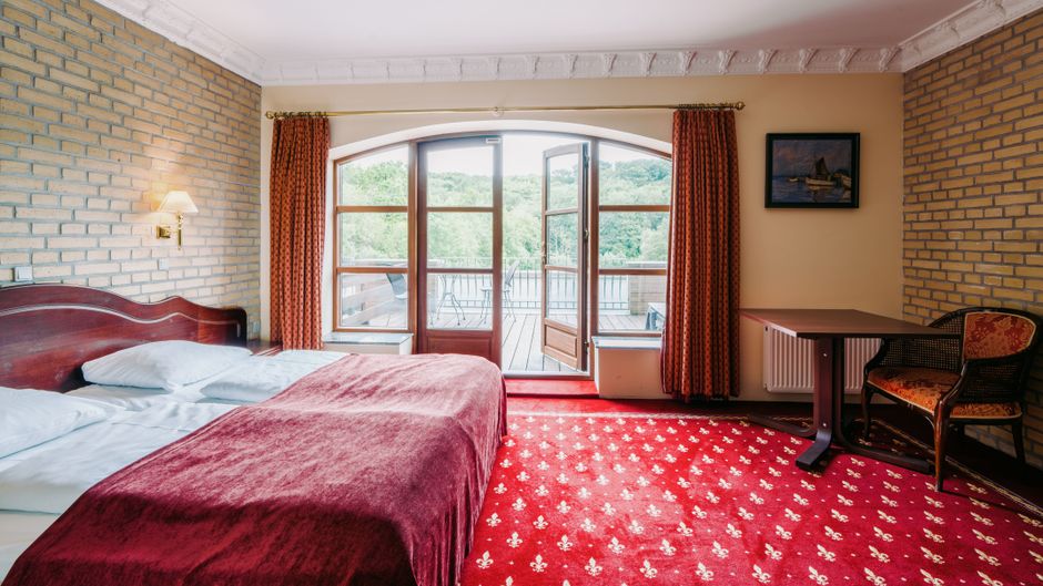 Amerika Hotel Room