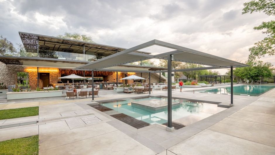 Mokuti Etosha Lodge Pool
