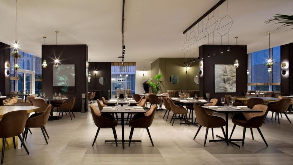 J Hotel Restaurant