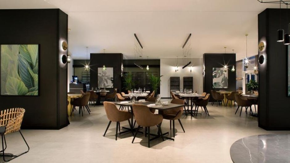 J Hotel Restaurant