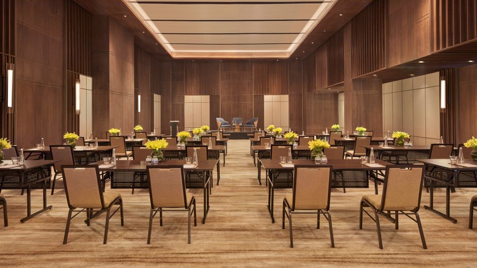 Hilton Gurugram Baani City Centre Meeting
