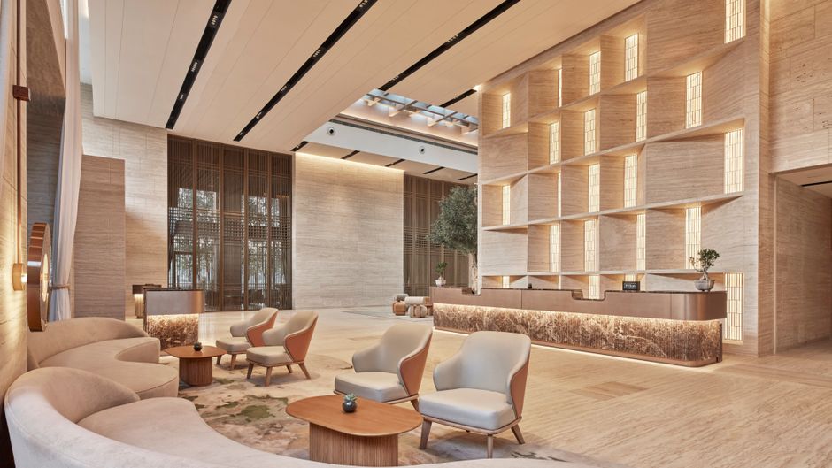 Hilton Gurugram Baani City Centre Lobby