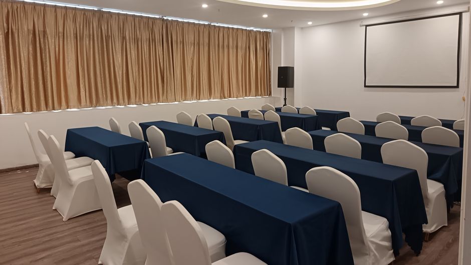 Holiday Inn Express Jimei New Town Meeting