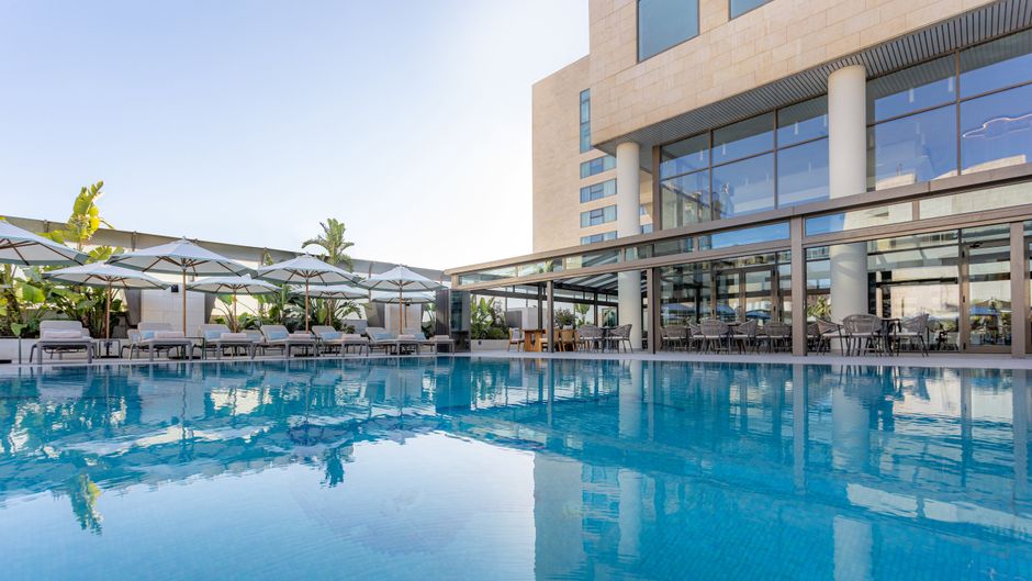 Signia by Hilton Amman Pool
