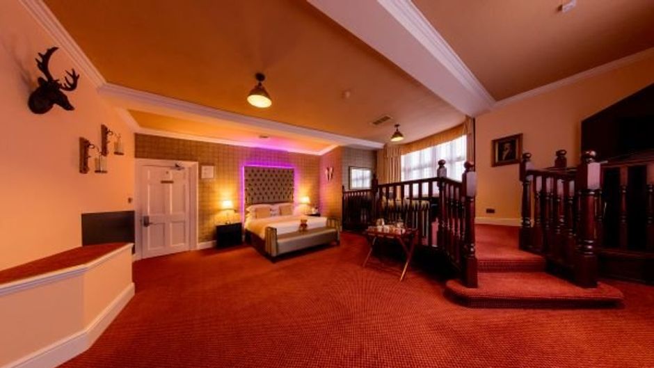 Rogerthorpe Manor Hotel Room