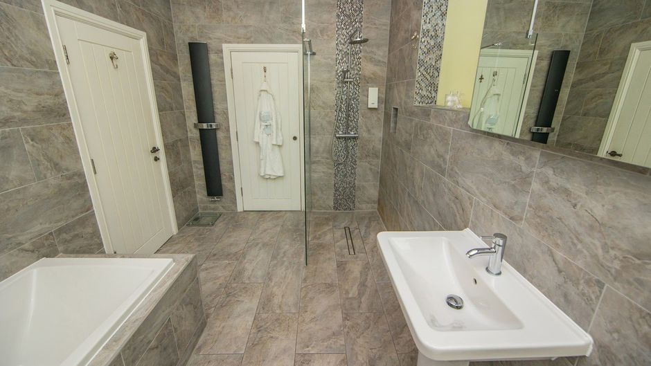 Rogerthorpe Manor Hotel Room