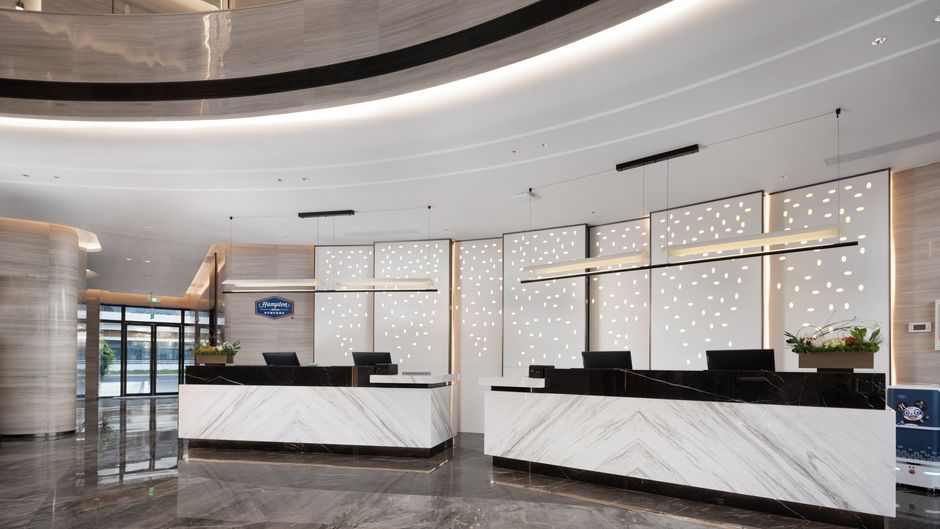 Hampton Ningde Lithium Electricity Town Lobby