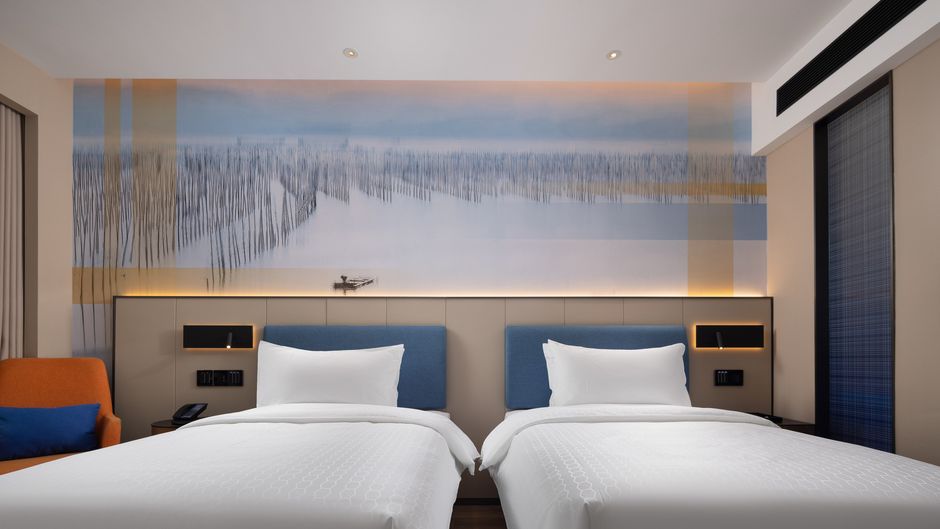 Hampton Ningde Lithium Electricity Town Room