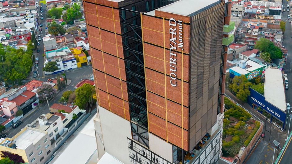 Courtyard Mexico City Toreo Exterior