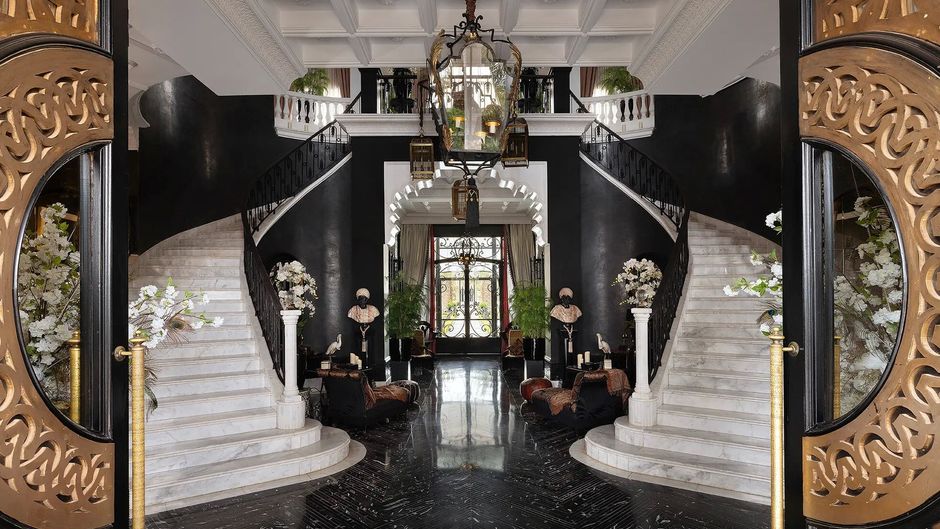 Palais Ronsard Lobby