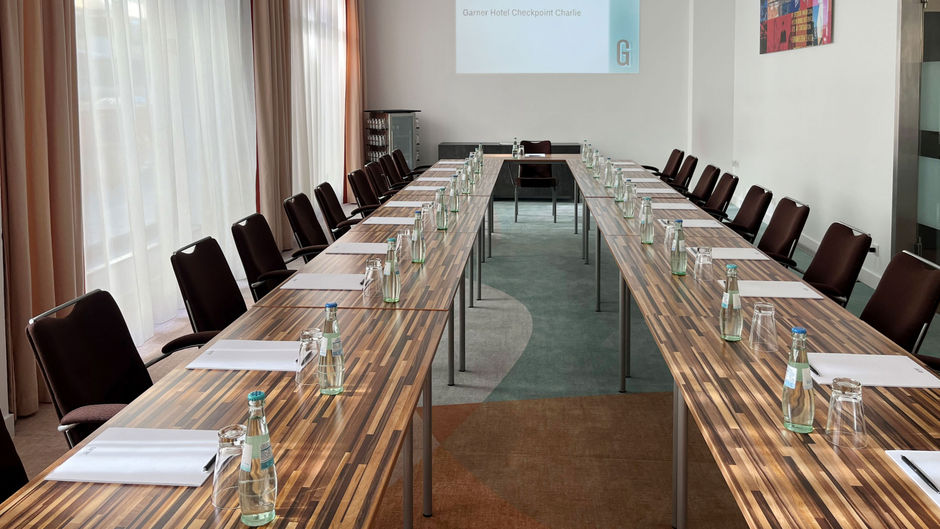 Garner Hotel Berlin - Checkpoint Charlie Meeting