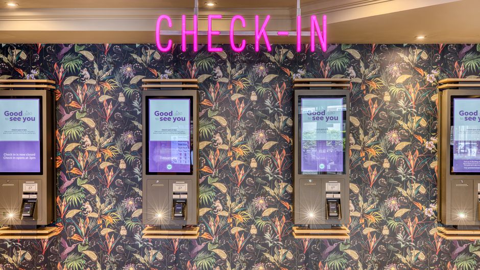 Premier Inn Birmingham Nec / Airport Lobby