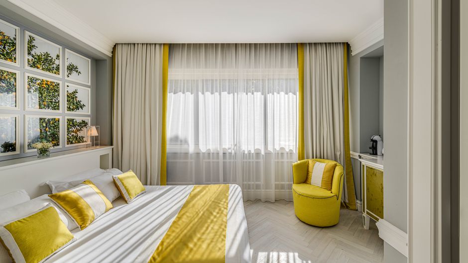 Vis a Vis Hotel Room