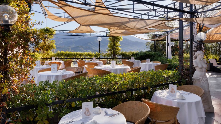 Vis a Vis Hotel Restaurant