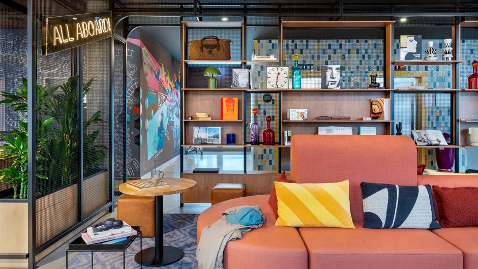 MOXY Berlin Ostbahnhof Lobby