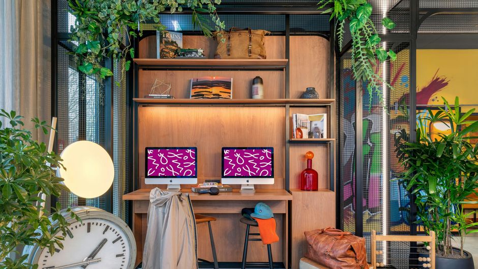 MOXY Berlin Ostbahnhof Exterior