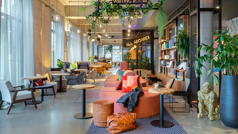 MOXY Berlin Ostbahnhof Lobby