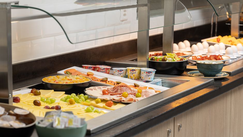 Holiday Inn Exp  Suites Sion Restaurant