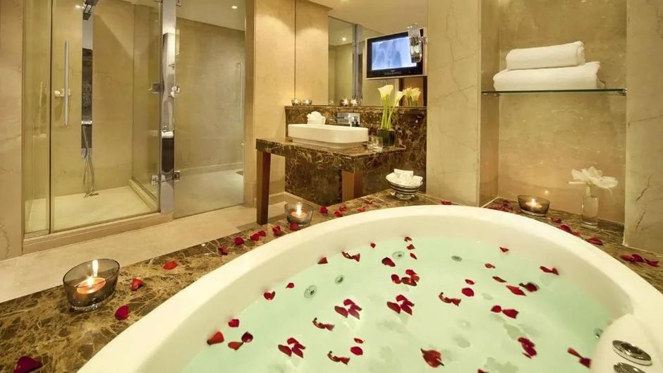 Gulf Hotel Bahrain Suite