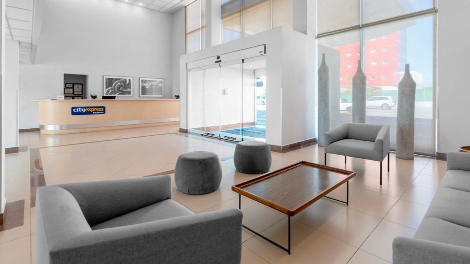 City Express by Marriott Lobby