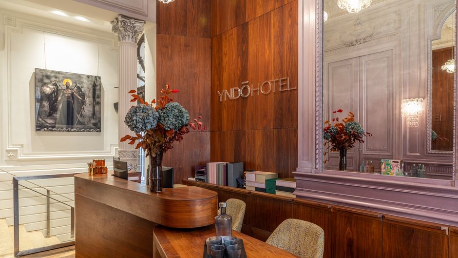 YNDO Hotel Lobby