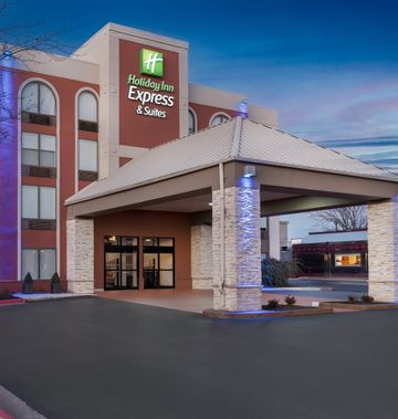 Holiday Inn Express & Suites Bentonville