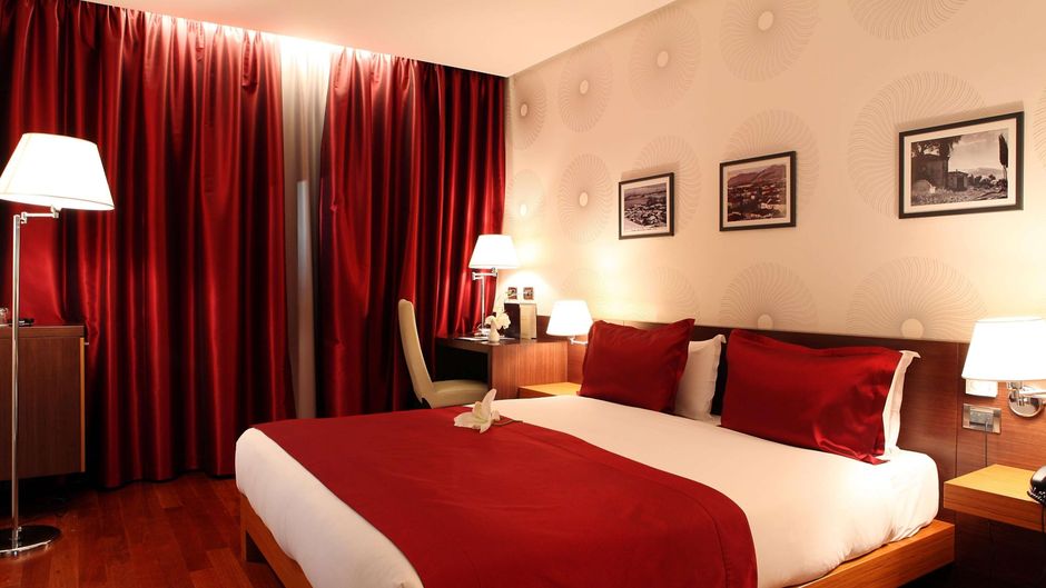 Tirana International Hotel & Conf Center Suite