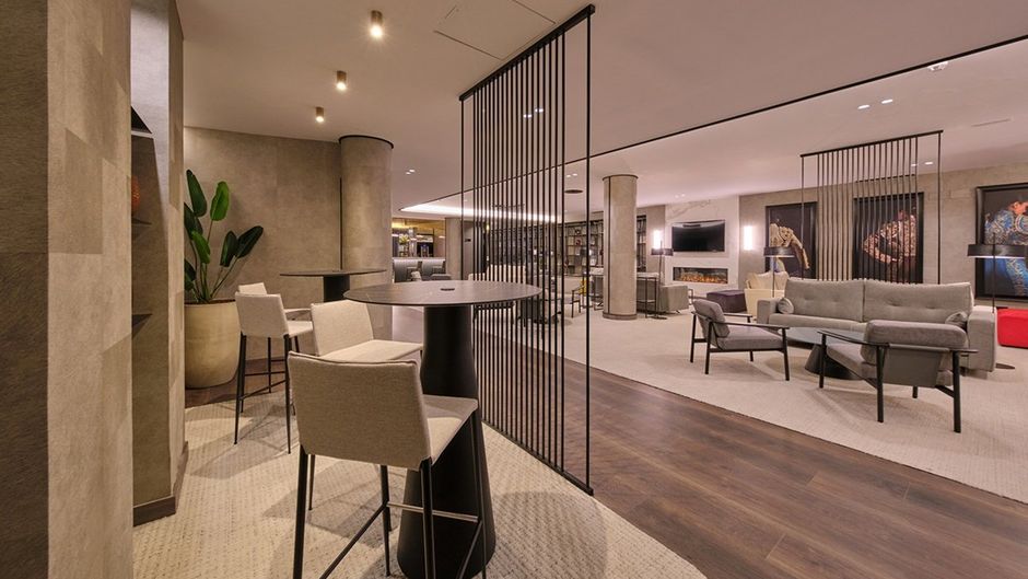 1881 Madrid Ventas Lobby