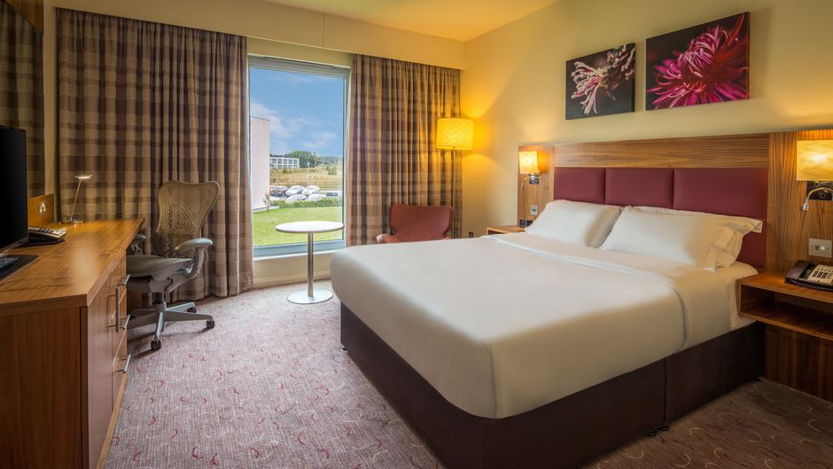 London Luton Vale Hotel Room