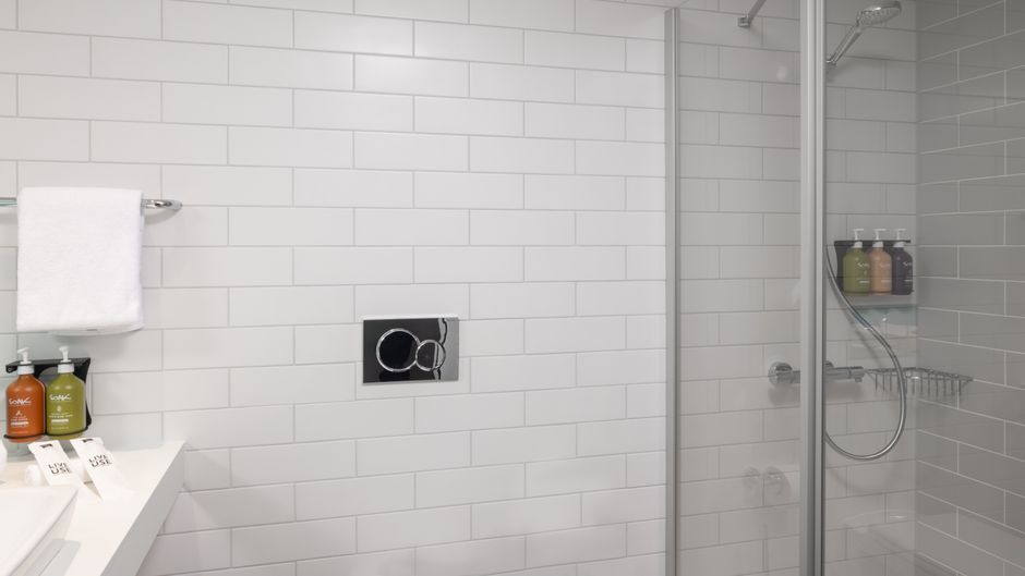 Holiday Inn Exp  Suites Sion Room